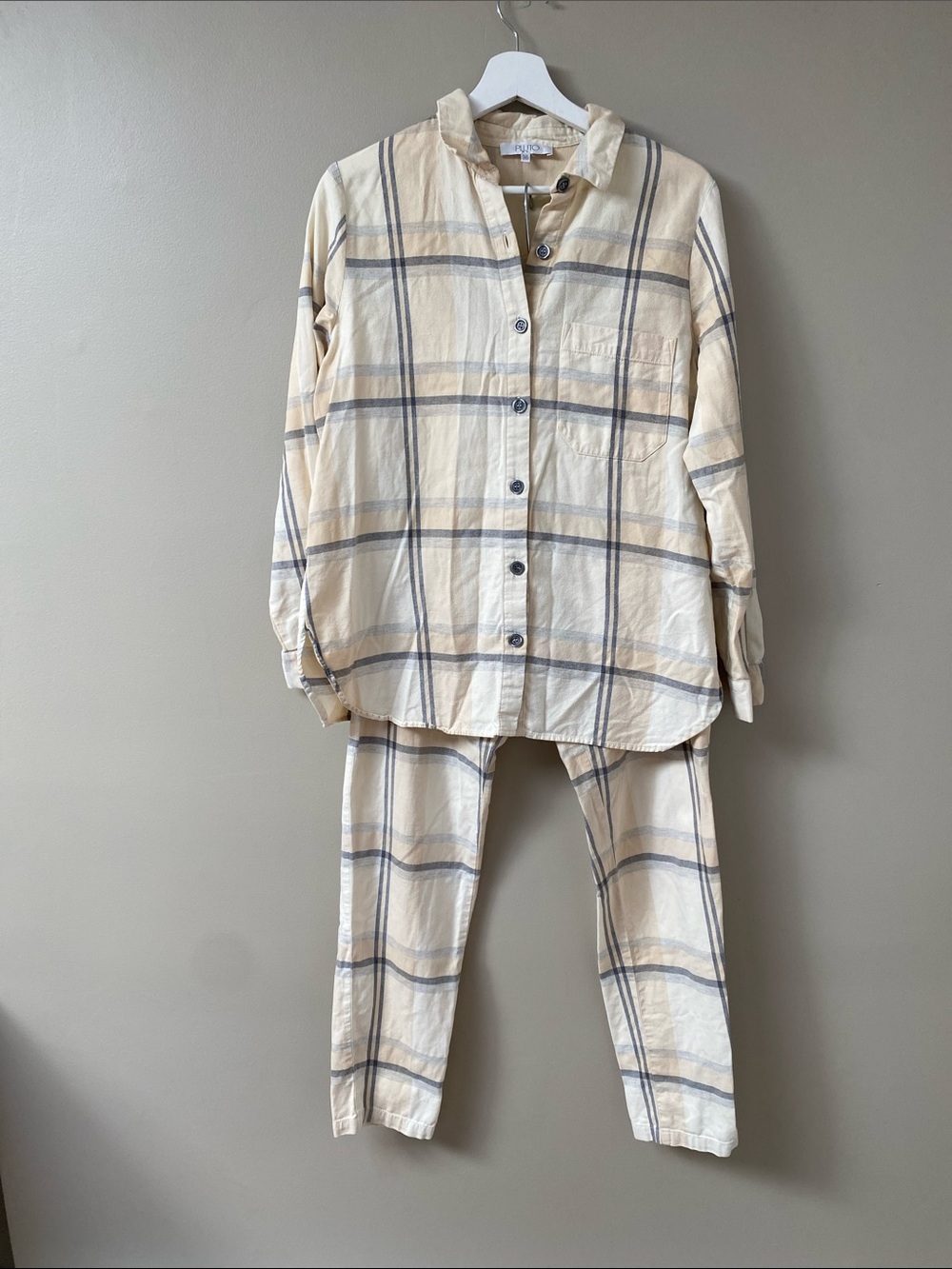 Pluto Plaid Belgium Cotton Flannel Pajama Set in Cream and Gray size 36